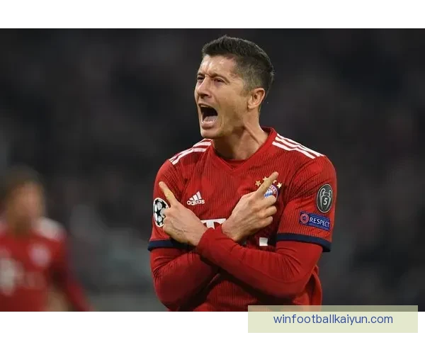 莱万多夫斯基迎来职业生涯300球里程碑，状态持续提升引人关注